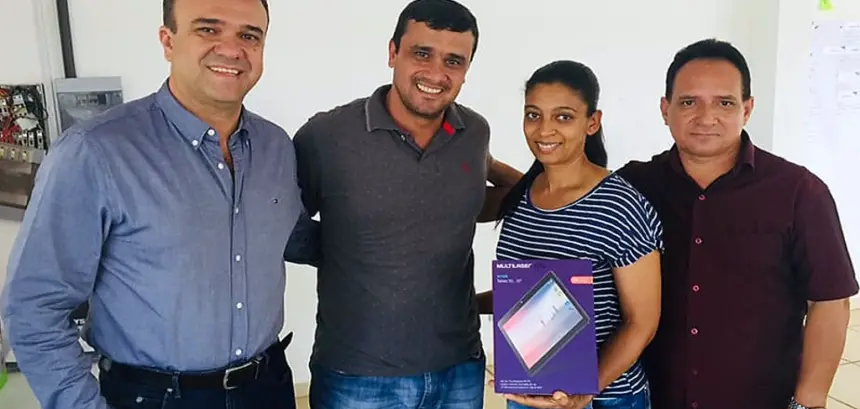 Prefeitura de Engenheiro Coelho faz entrega de tablets aos ACSs