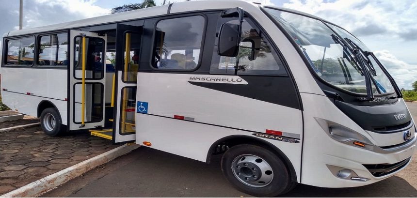 Prefeitura entrega ônibus 0 km para a Saúde