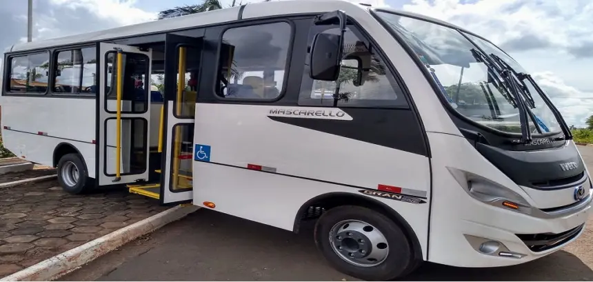 Prefeitura entrega ônibus 0 km para a Saúde