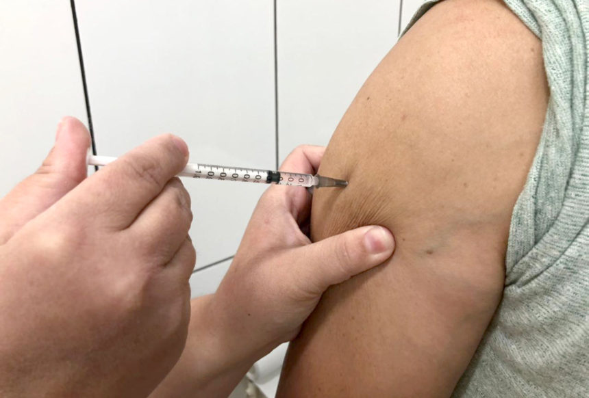 Secretaria de Saúde mantém horário estendido para vacinação contra Covid-19 na terça-feira (17)