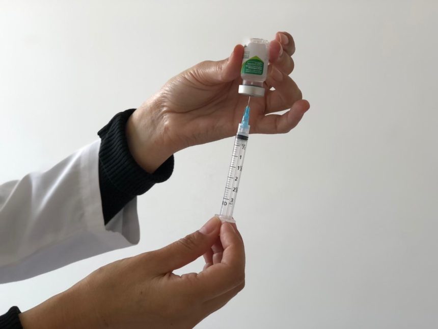 Engenheiro Coelho começa a vacinar pessoas acima de 26 anos durante fim de semana