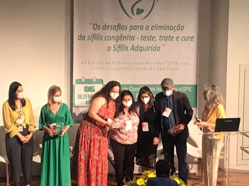 Saúde de Engenheiro Coelho recebe prêmio por trabalho na transmissão vertical do HIV e Sífilis