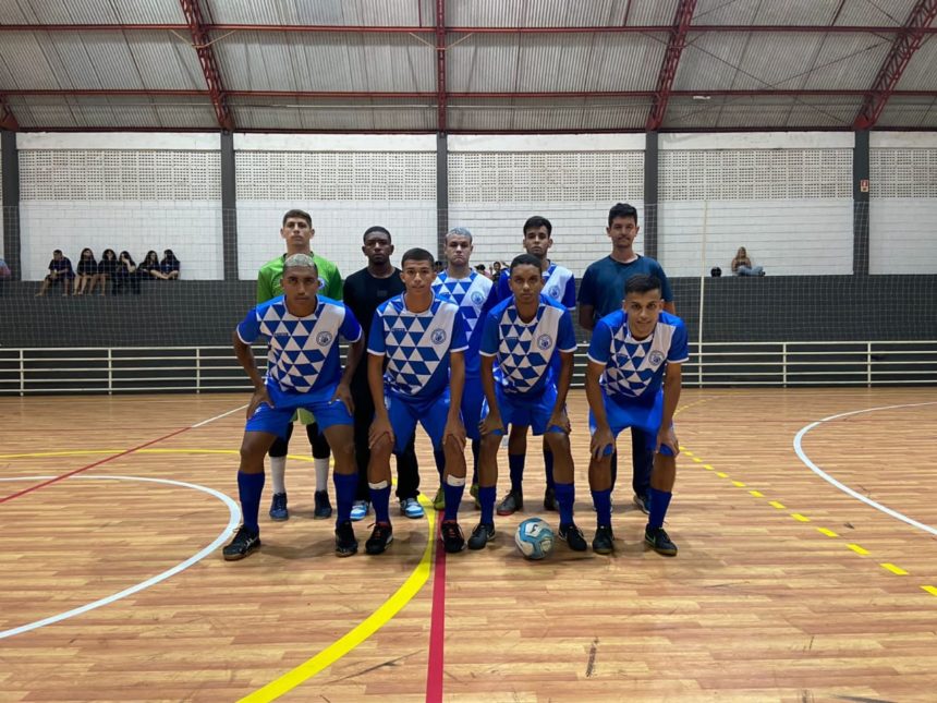 Equipe de Futsal de Engenheiro Coelho participa de campeonato em Iracemápolis
