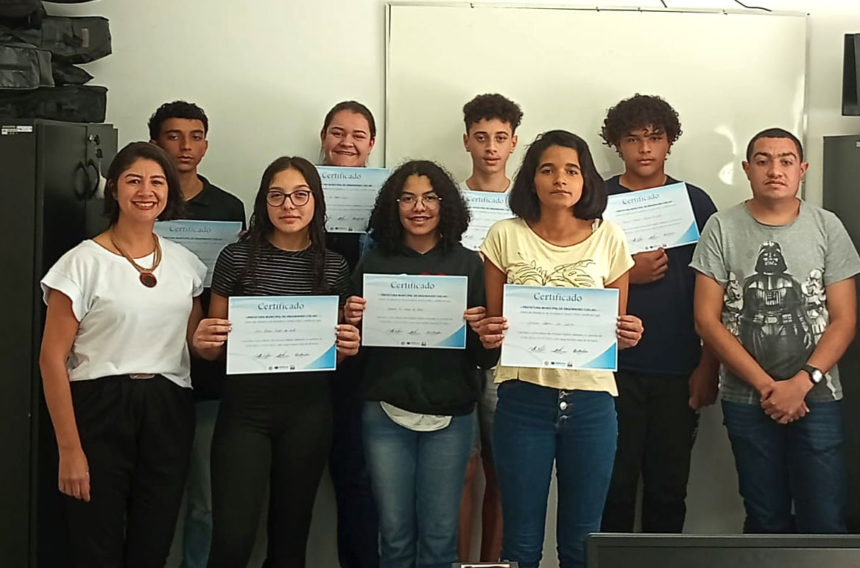 Jovens de Engenheiro Coelho Concluem com Êxito a Oficina de Inclusão Digital