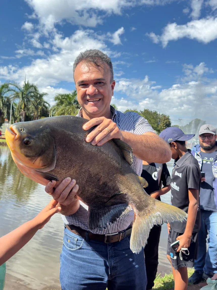 Tradicional soltura de peixes reúne moradores e autoridades em Engenheiro Coelho